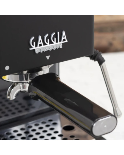 Рожковая кофеварка Gaggia Classic E24 Black Рожковая кофеварка Gaggia Classic E24 Black