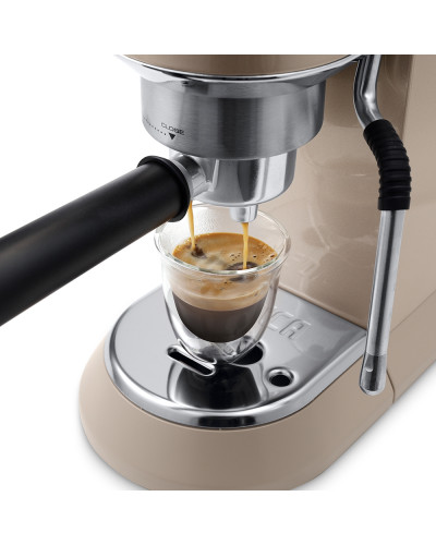 Рожковая кофеварка DeLonghi EC 885 BG